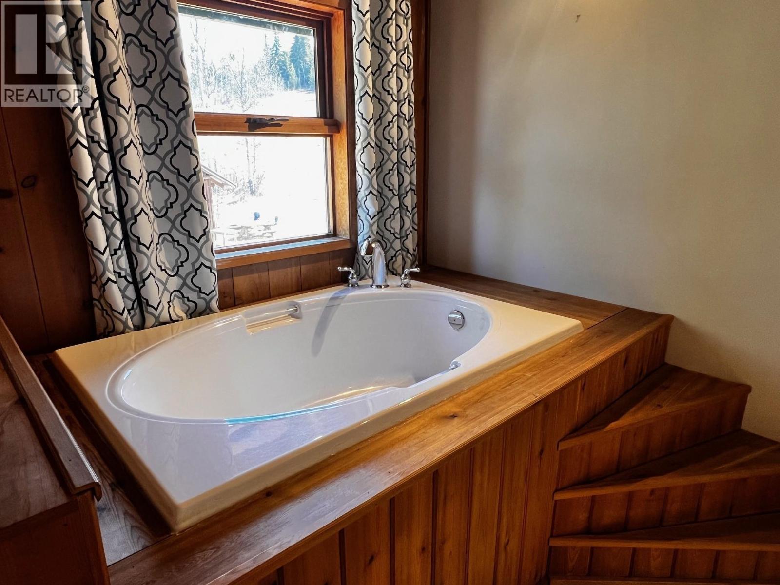 7386 TELKWA HIGH Road, Smithers