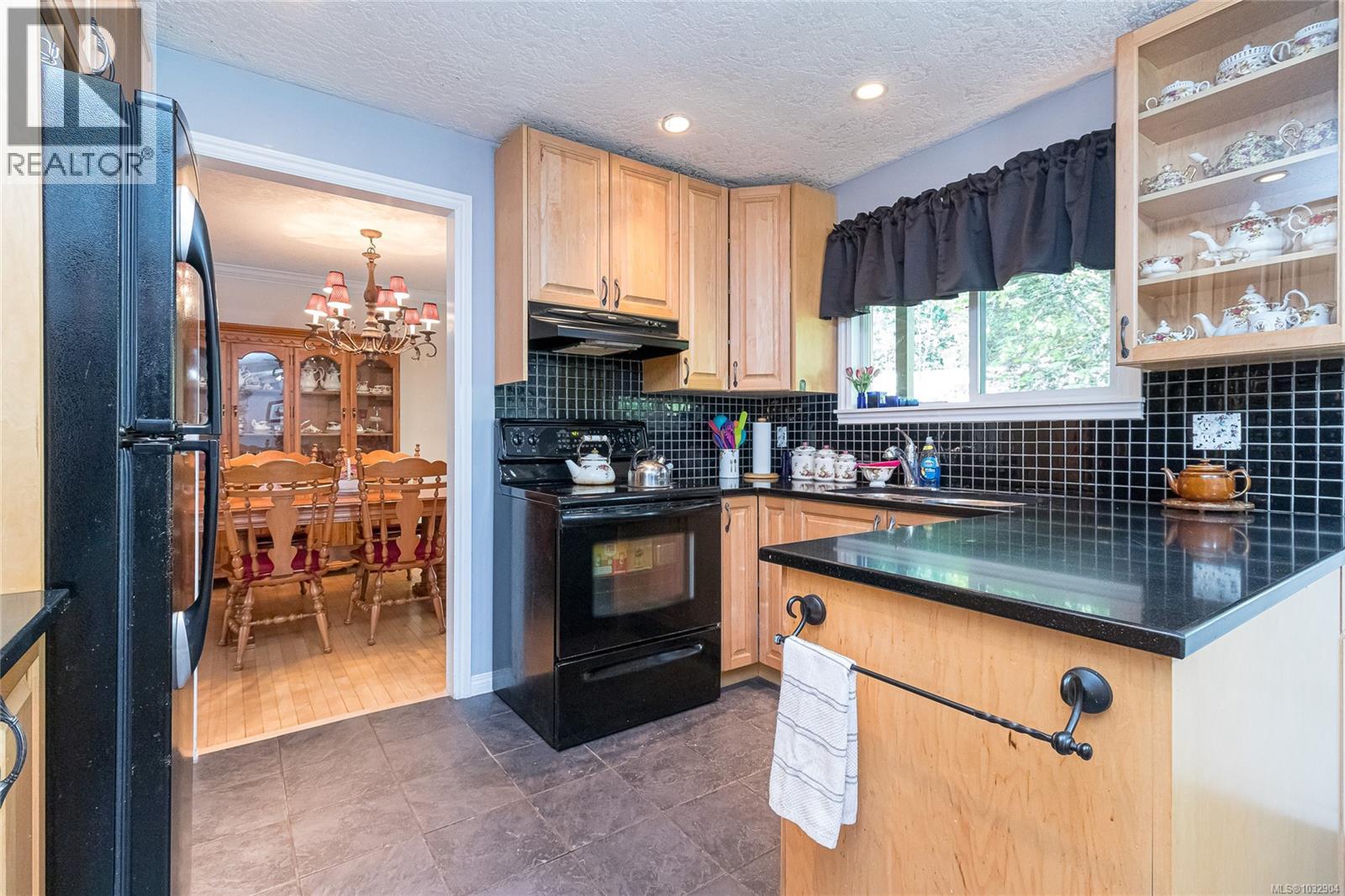 1005 Sluggett Rd - 12