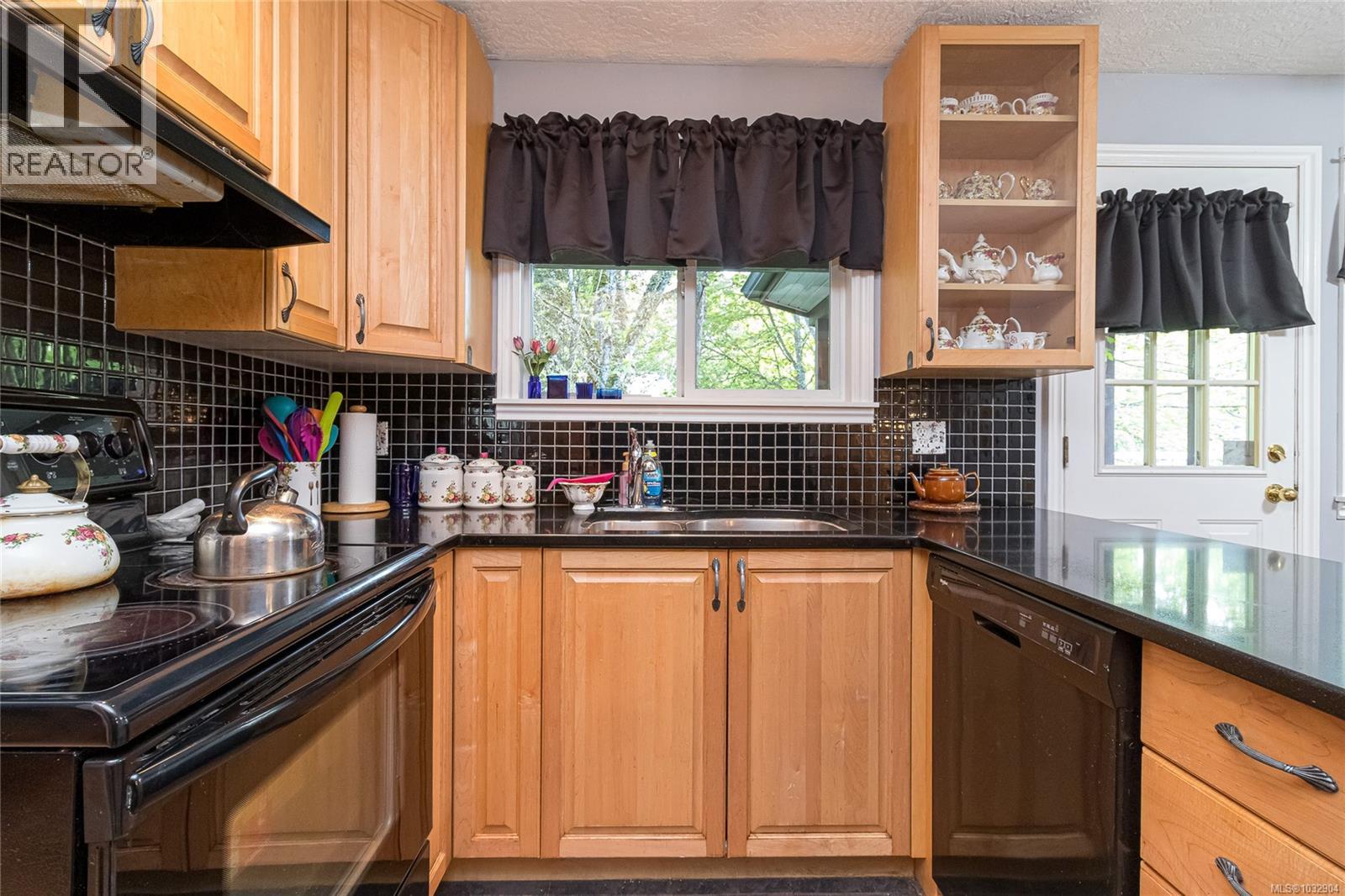 1005 Sluggett Rd - 15