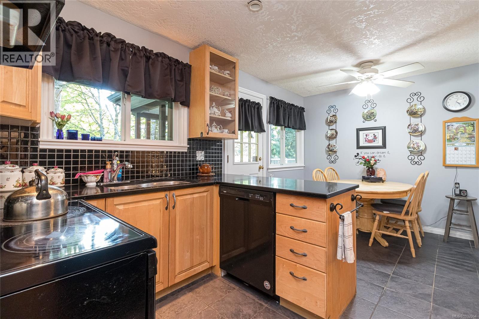 1005 Sluggett Rd - 16