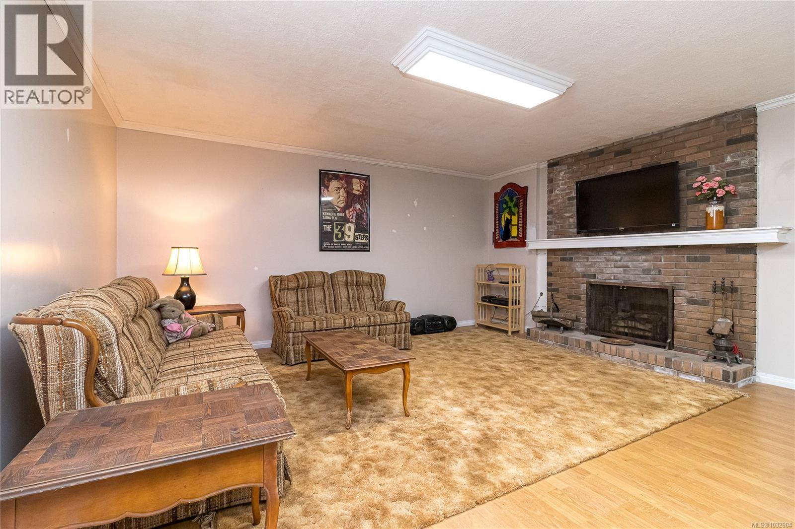 1005 Sluggett Rd - 33