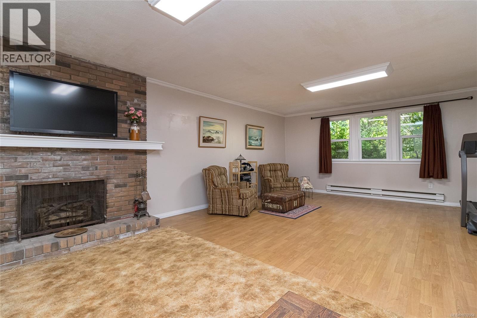 1005 Sluggett Rd - 35