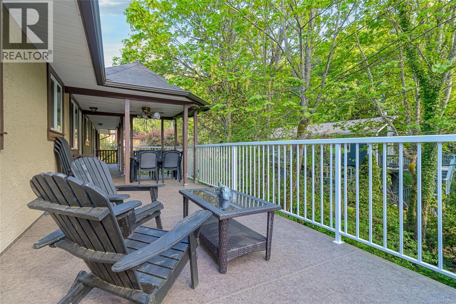 1005 Sluggett Rd - 40