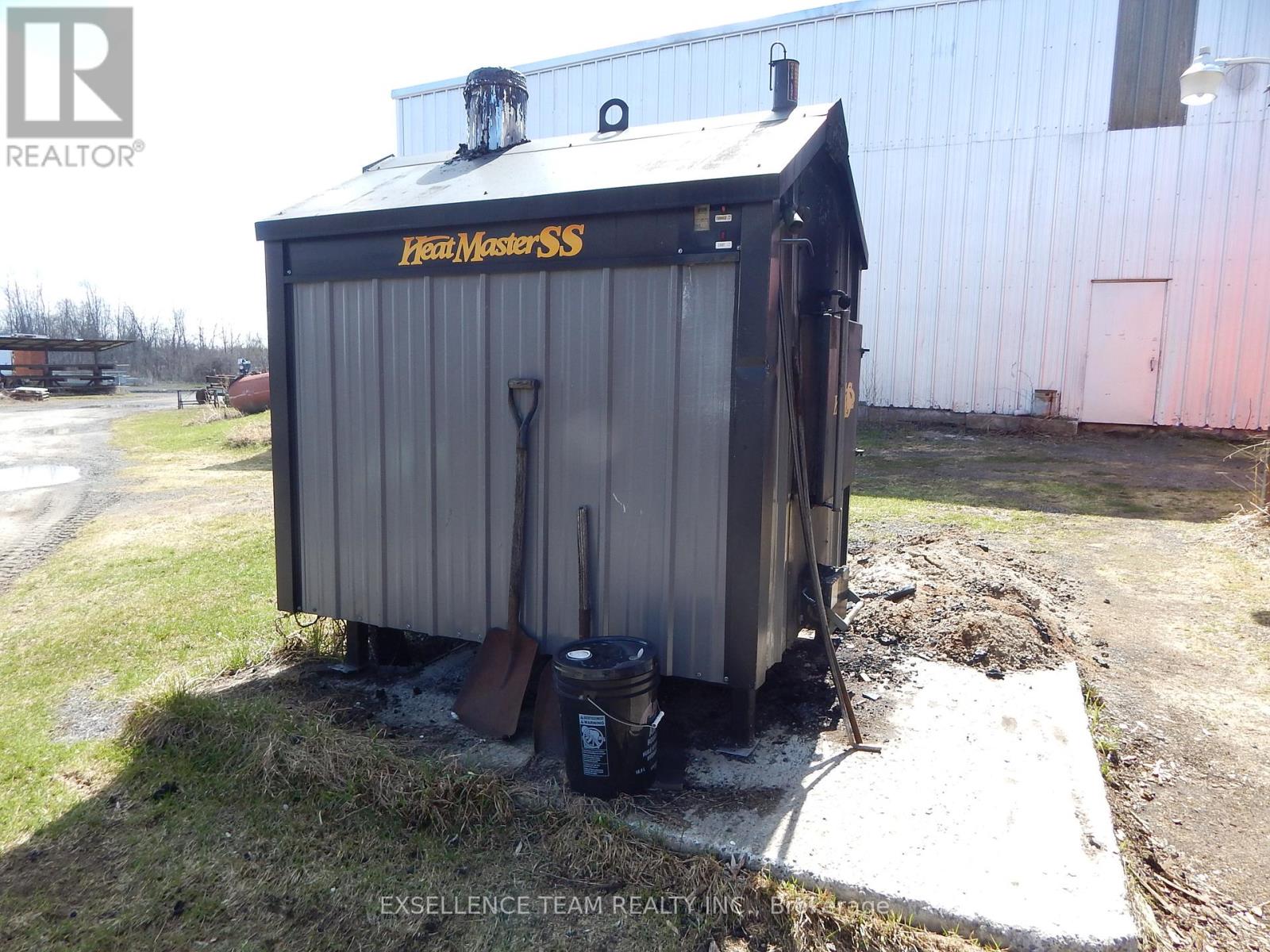 Heating unit for shop