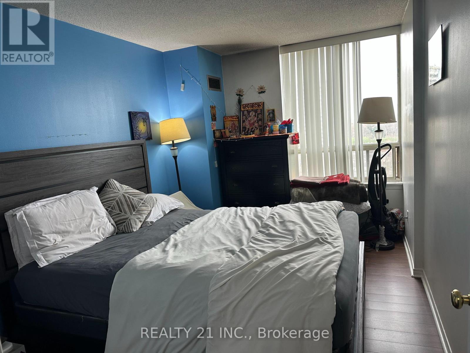#821 3 GREYSTONE WALK DRIVE - 14