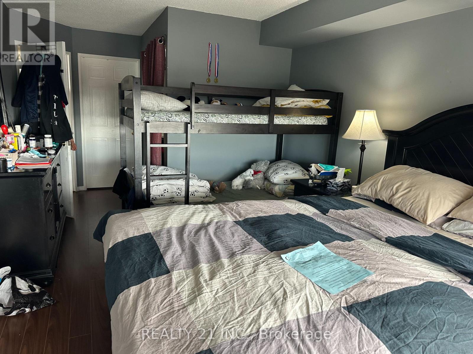 #821 3 GREYSTONE WALK DRIVE - 17