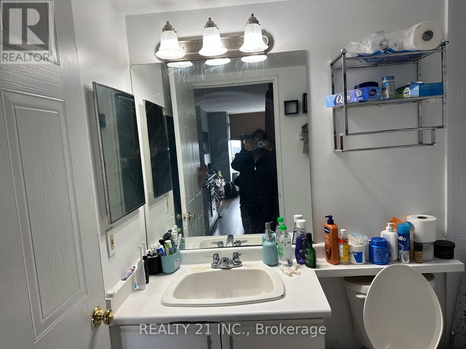 #821 3 GREYSTONE WALK DRIVE - 21
