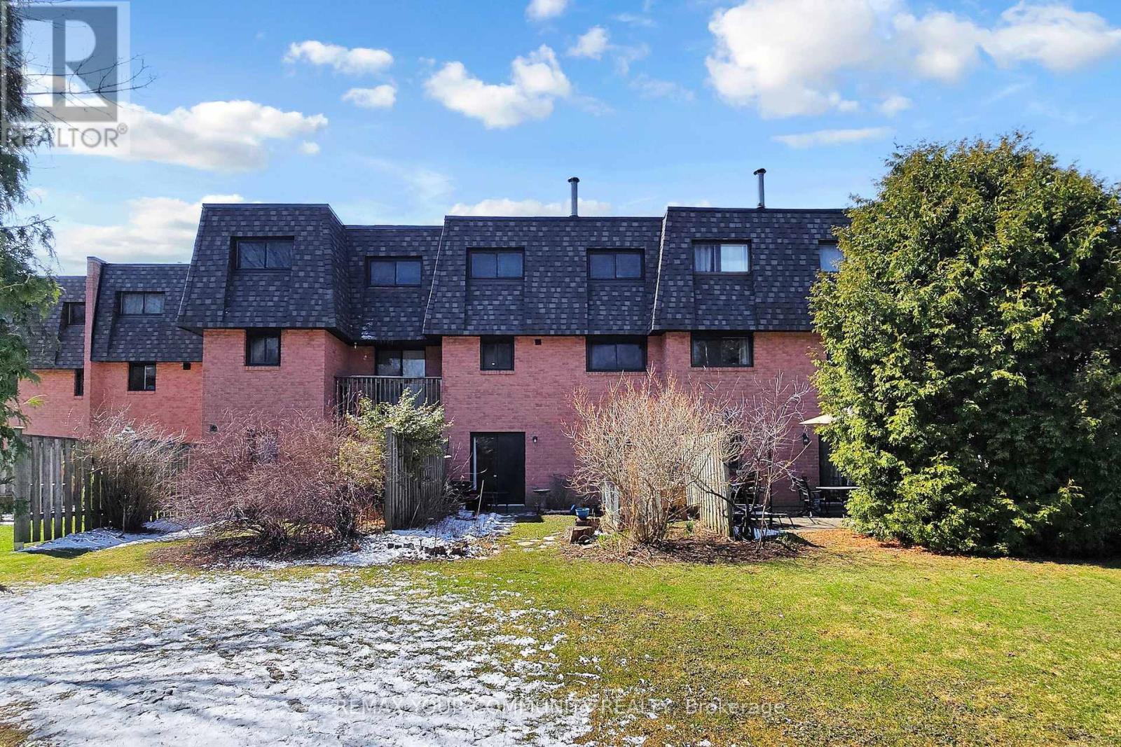 #16 72 ASHGLEN WAY - 47