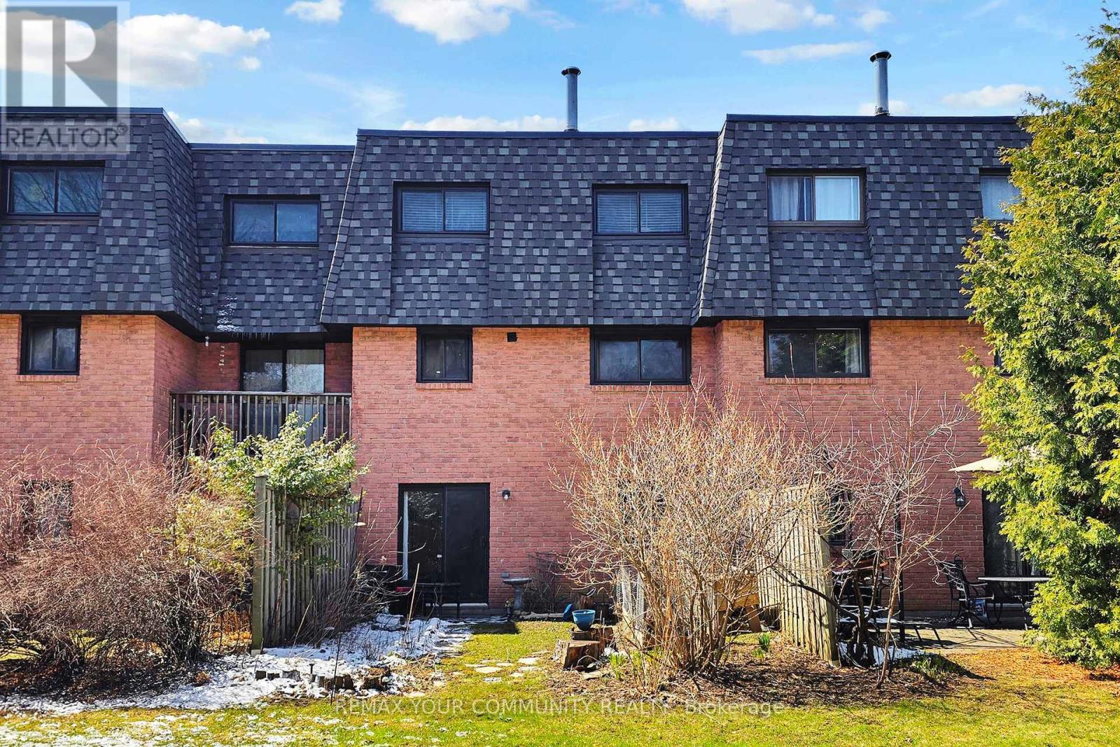 #16 72 ASHGLEN WAY - 48