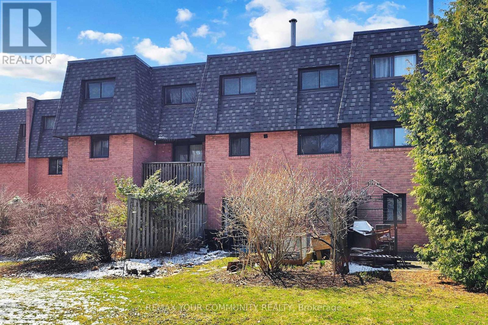 #16 72 ASHGLEN WAY - 49