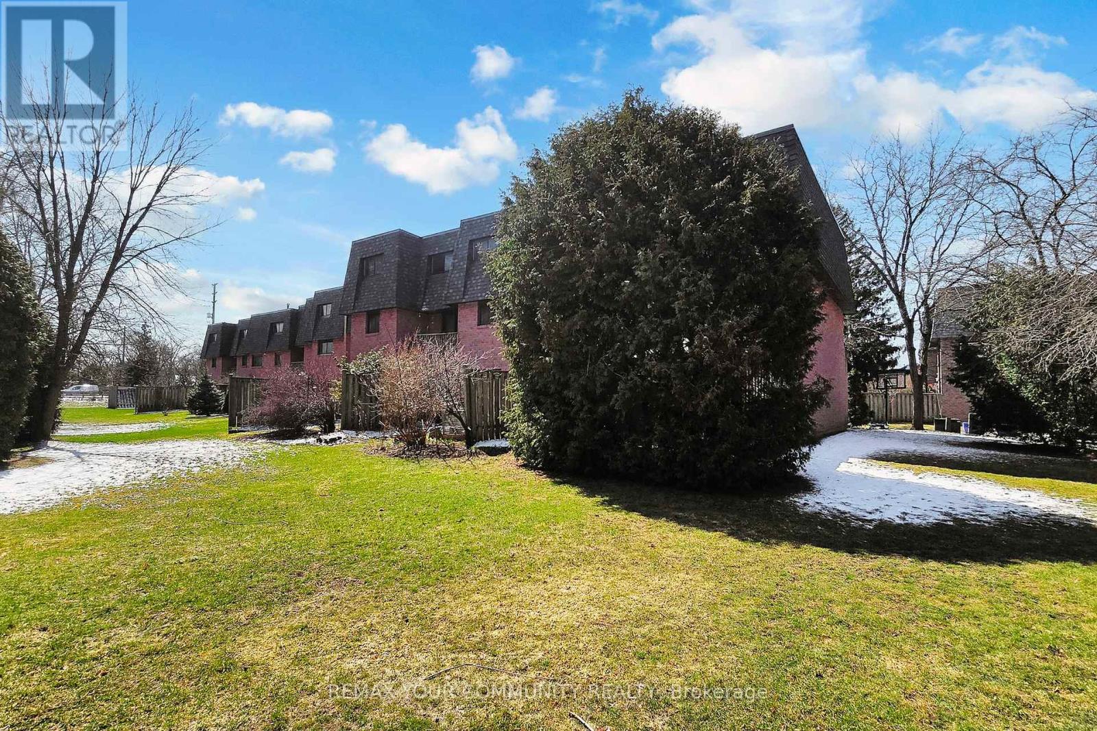#16 72 ASHGLEN WAY - 50