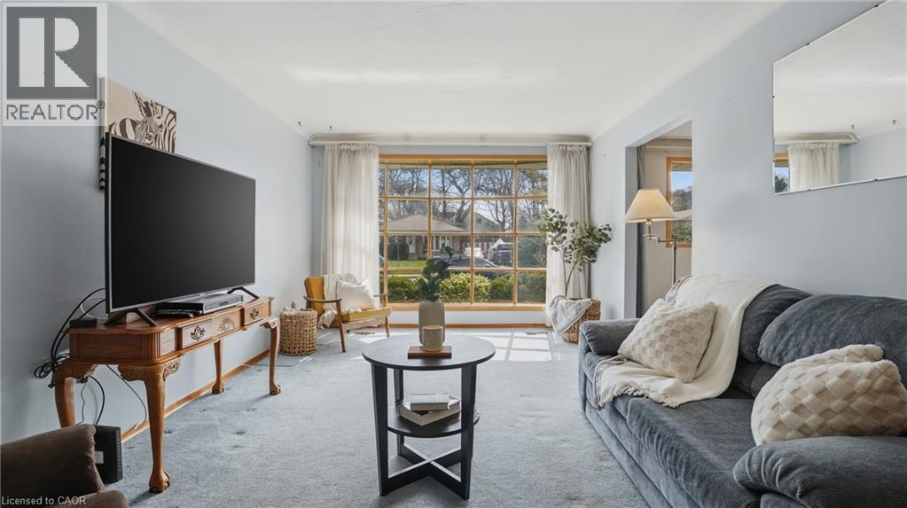 7 VANDERWOOD Court, Stoney Creek, Ontario, L8G2Y5 — Photo 4
