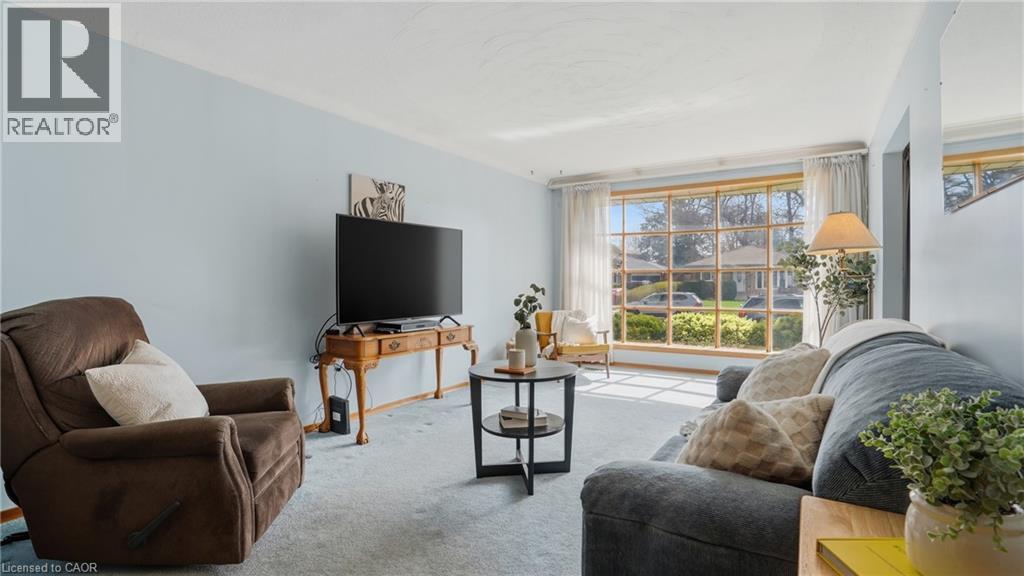 7 VANDERWOOD Court, Stoney Creek, Ontario, L8G2Y5 — Photo 5