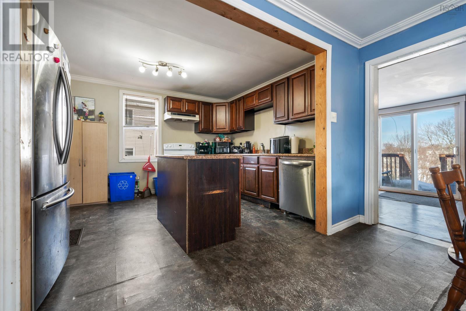 10 East Pleasant Street — photo 20