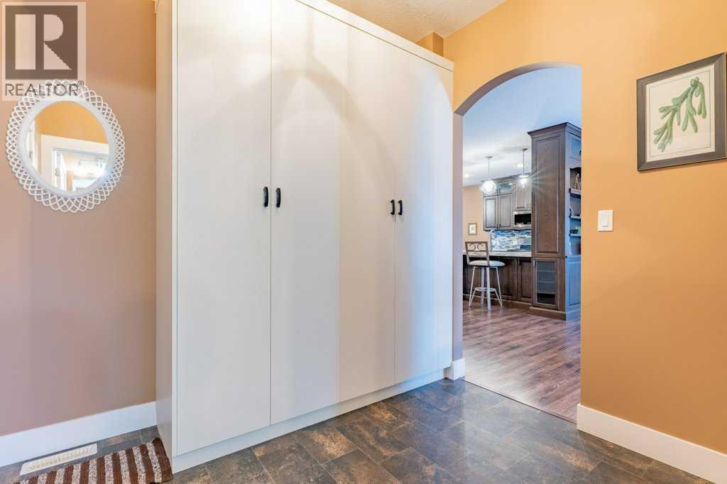 208 Westview Crescent W — photo 26