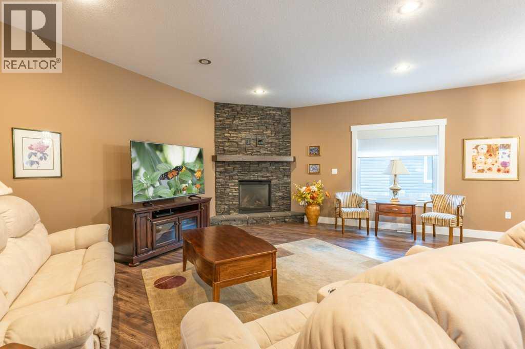 208 Westview Crescent W — photo 15