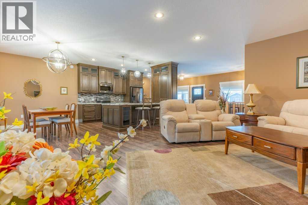 208 Westview Crescent W — photo 17