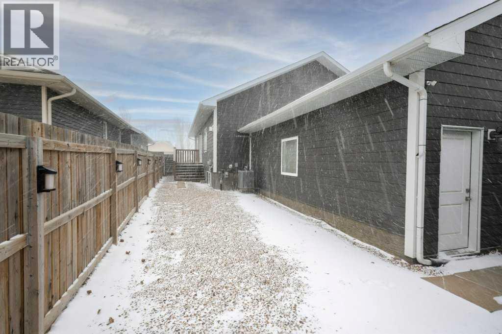 208 Westview Crescent W — photo 45