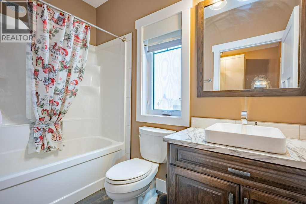 208 Westview Crescent W — photo 27