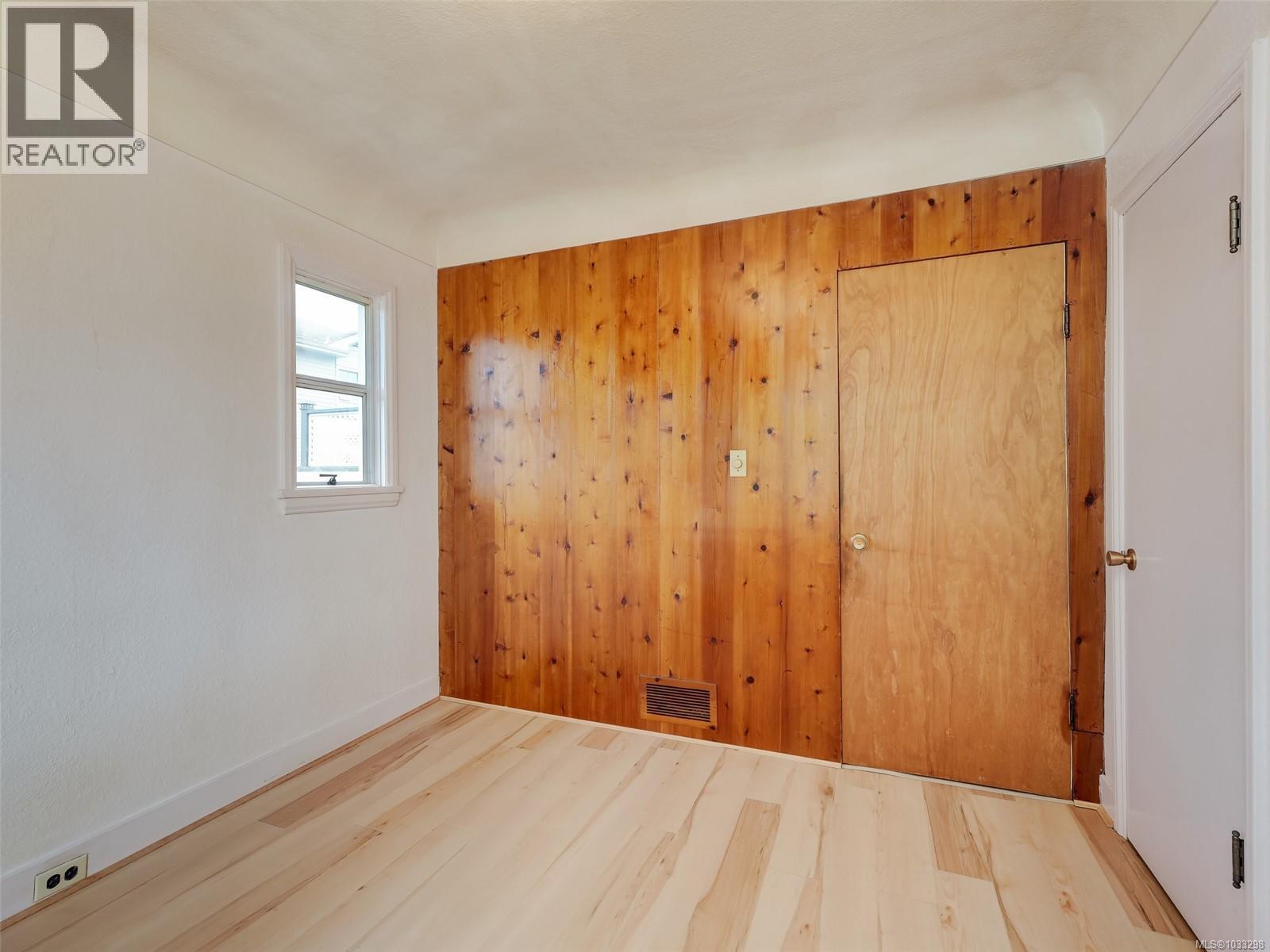  1041 Lyall Street, Esquimalt