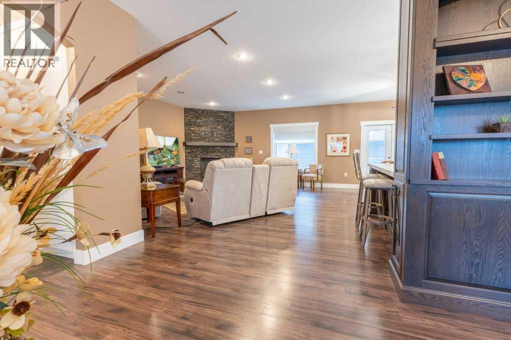 208 Westview Crescent W — photo 7