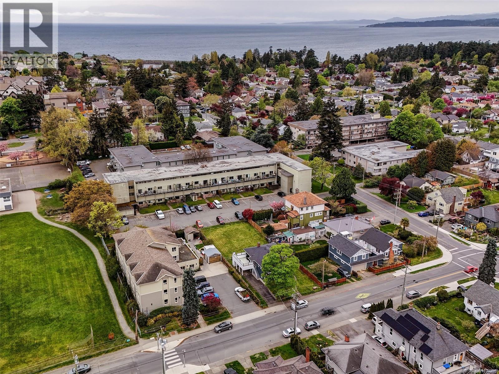  1041 Lyall Street, Esquimalt