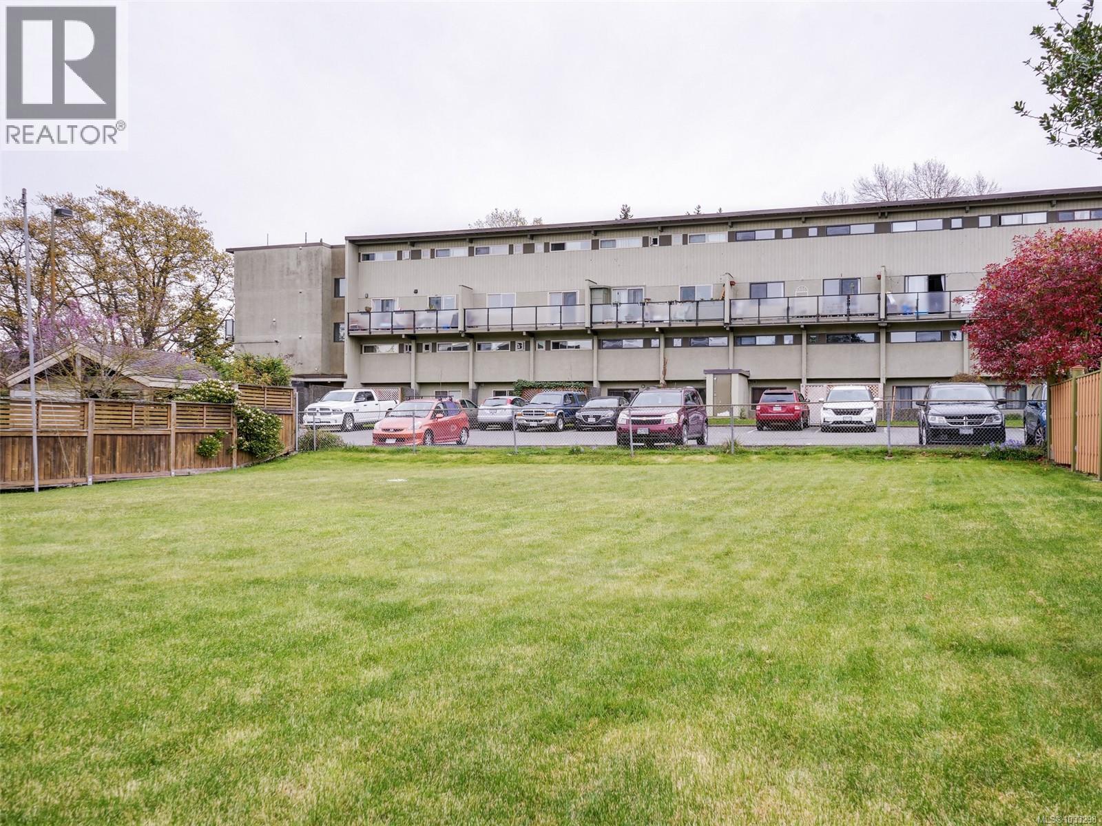  1041 Lyall Street, Esquimalt