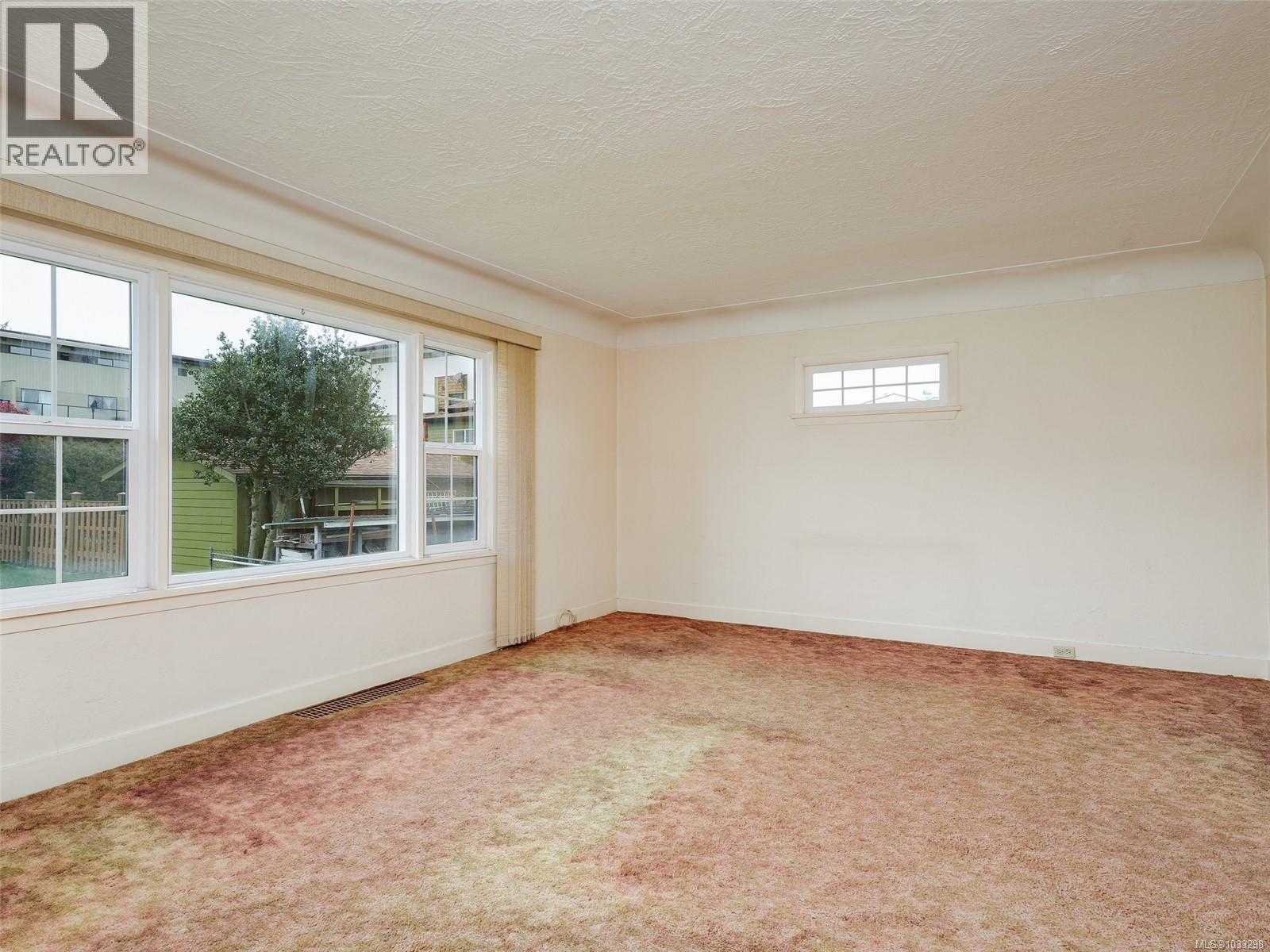  1041 Lyall Street, Esquimalt