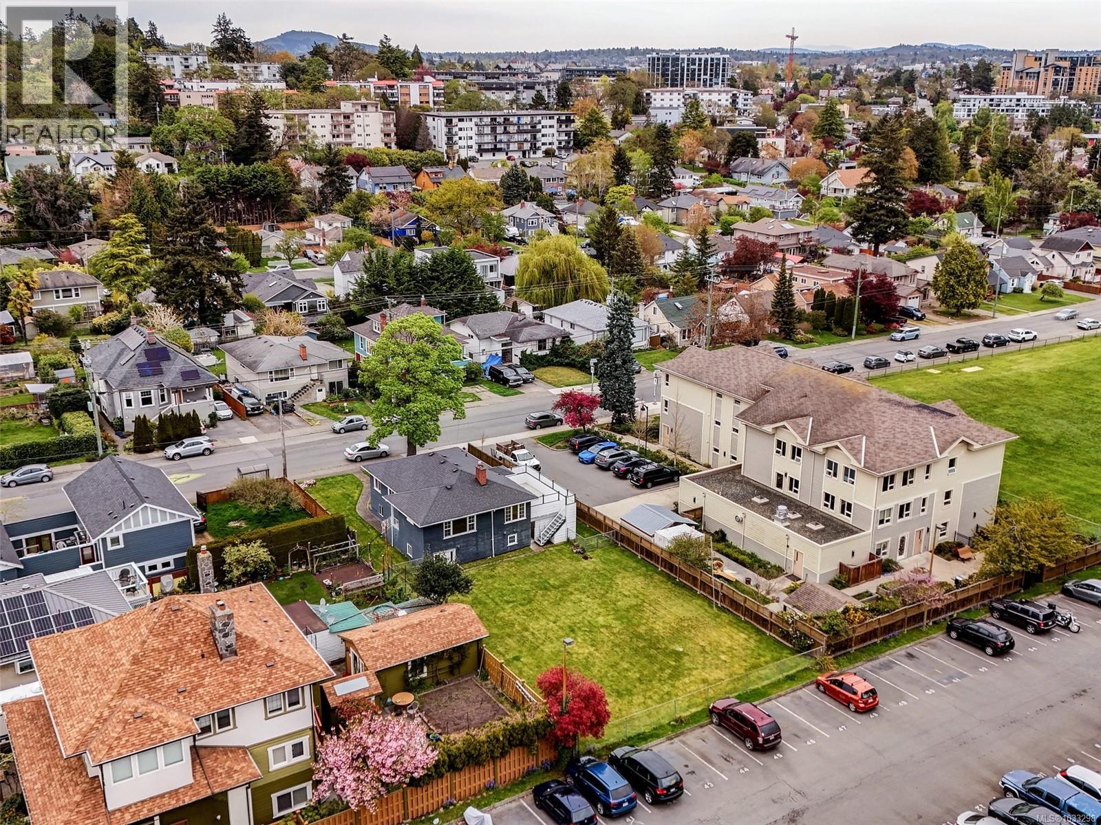  1041 Lyall Street, Esquimalt