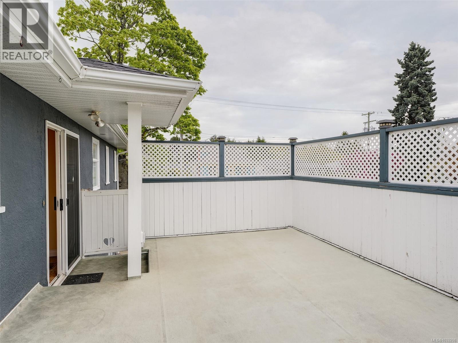  1041 Lyall Street, Esquimalt