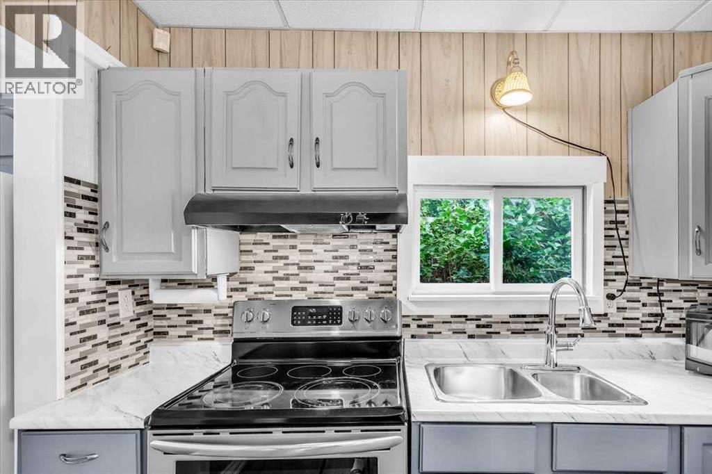 113 2nd Avenue East - Photo 8