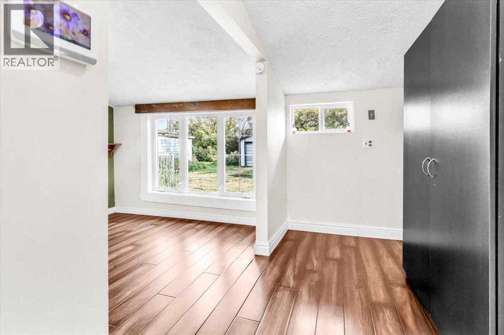 113 2nd Avenue East - Photo 12
