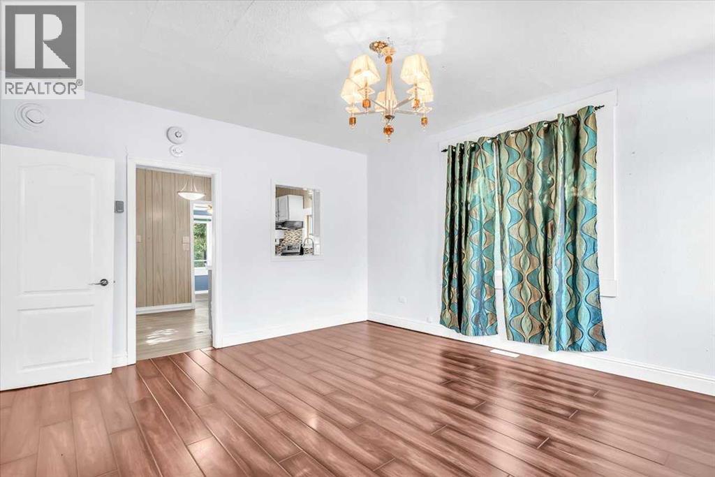 113 2nd Avenue East