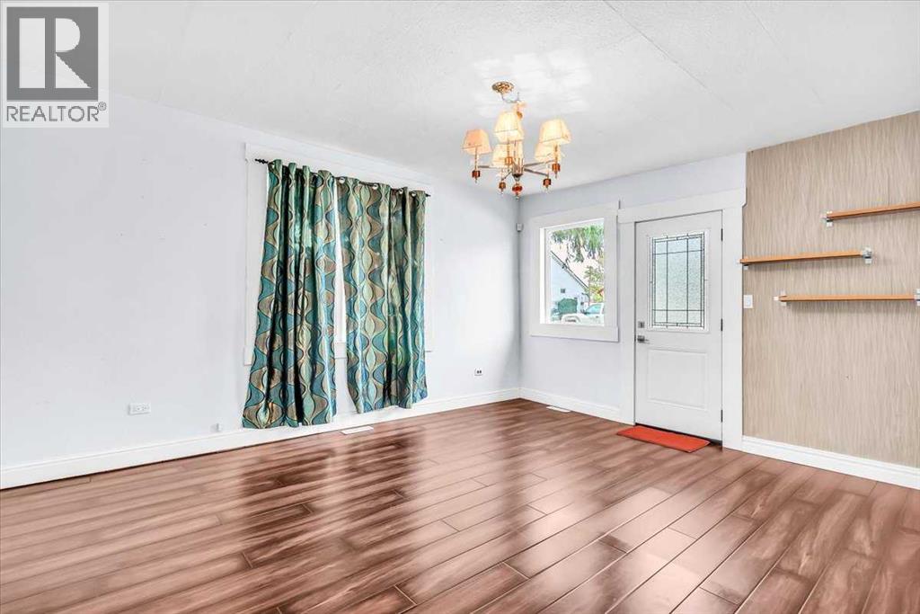 113 2nd Avenue East