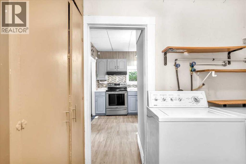 113 2nd Avenue East - Photo 21