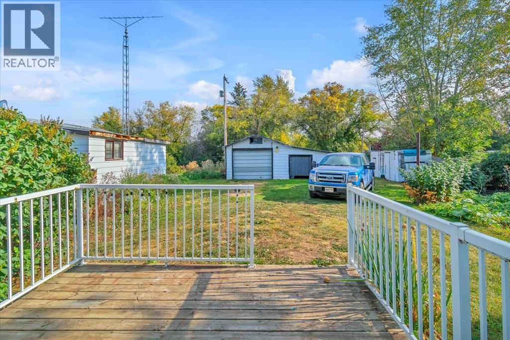 113 2nd Avenue East - Photo 28