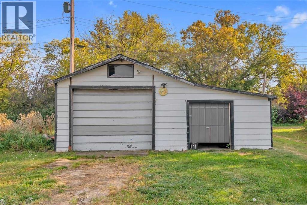 113 2nd Avenue East - Photo 29