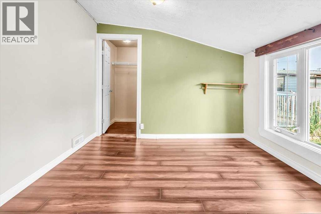 113 2nd Avenue East - Photo 15
