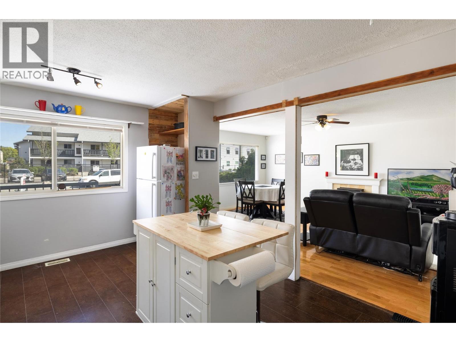 3700 24 Avenue - 12