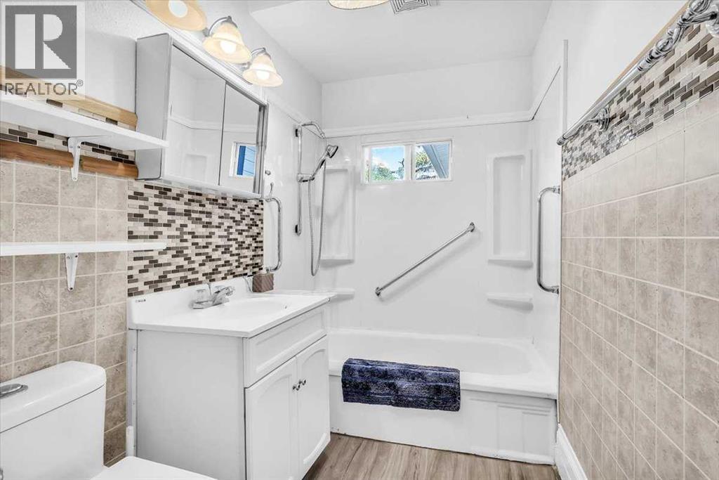 113 2nd Avenue East - Photo 19