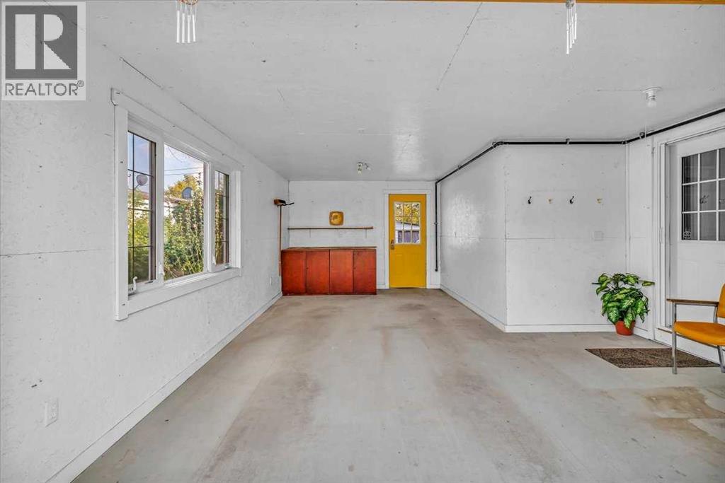 113 2nd Avenue East - Photo 25