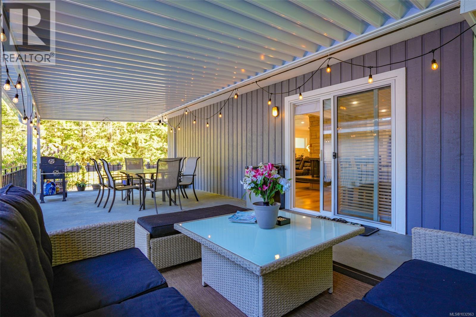 4658 Victoria Dr N - 19