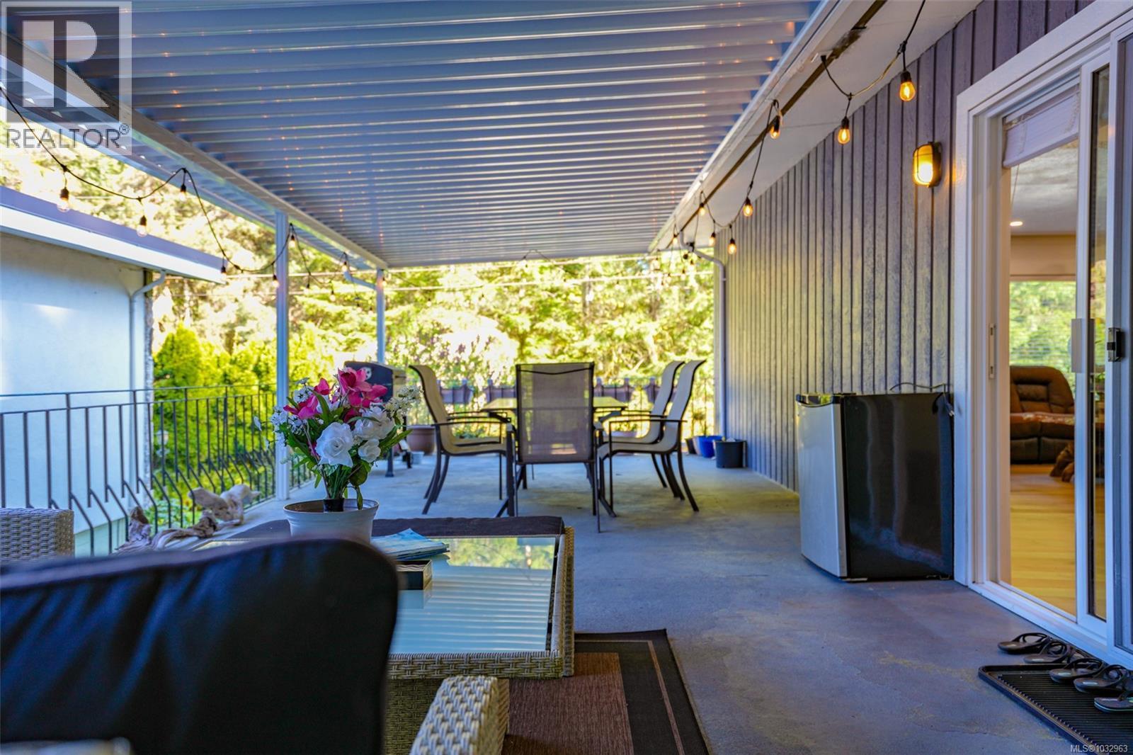 4658 Victoria Dr N - 21