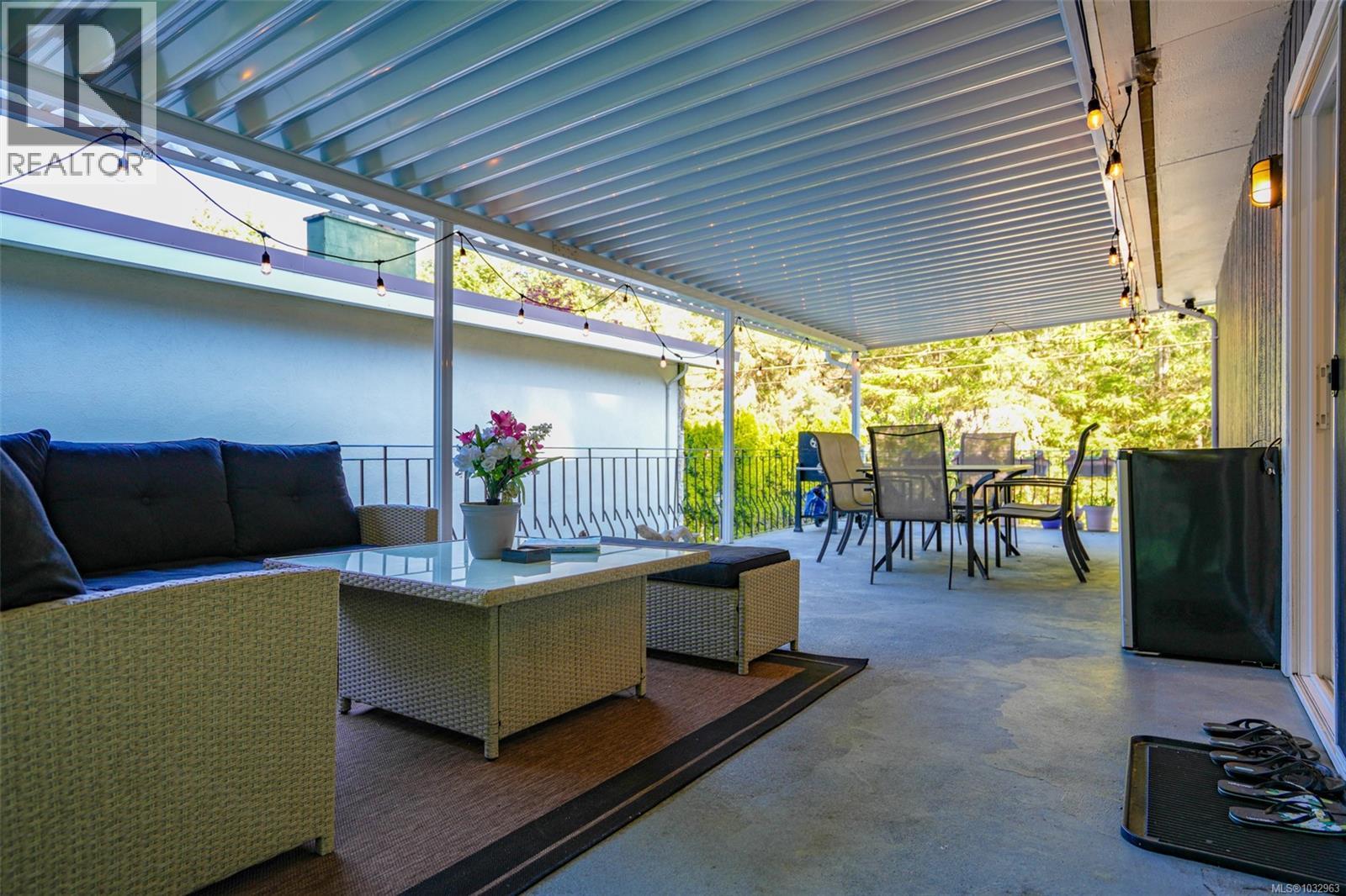 4658 Victoria Dr N - 22