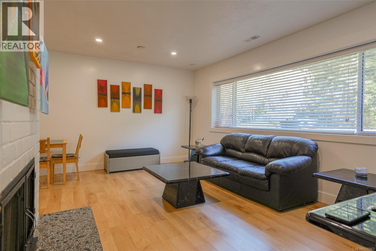 4658 Victoria Dr N - 26