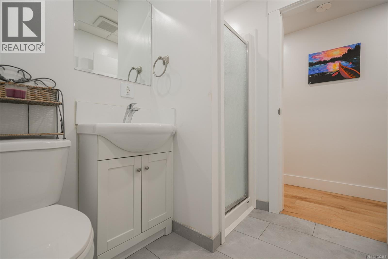 4658 Victoria Dr N - 30