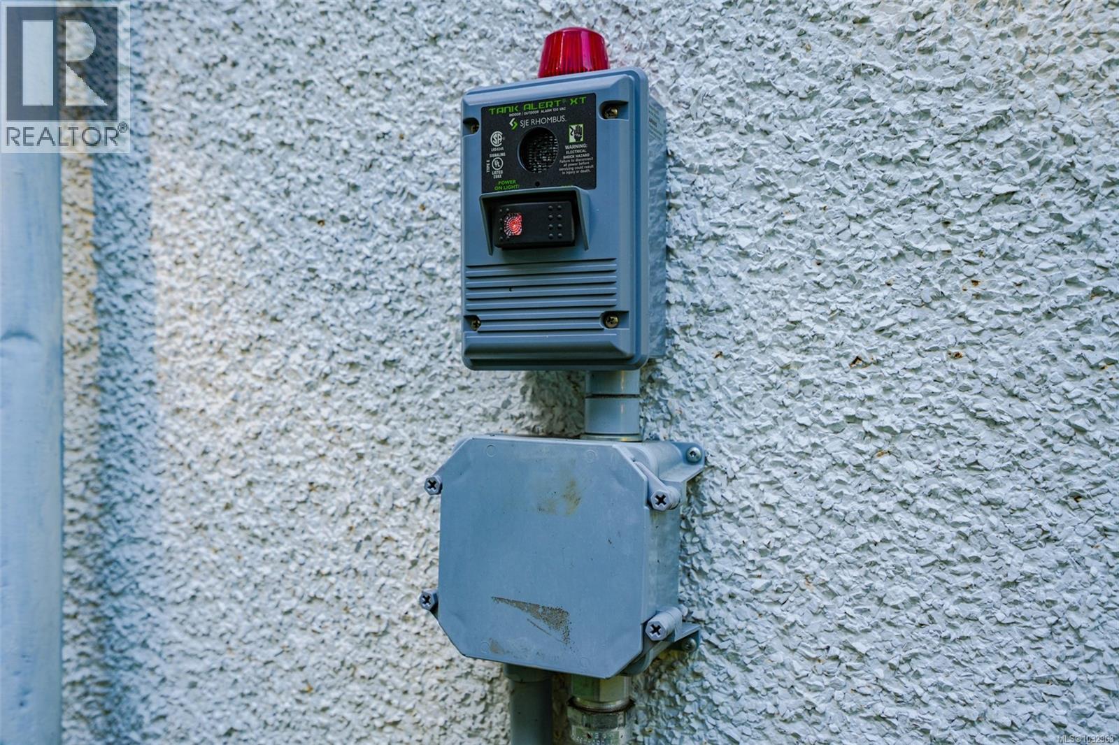 4658 Victoria Dr N - 36