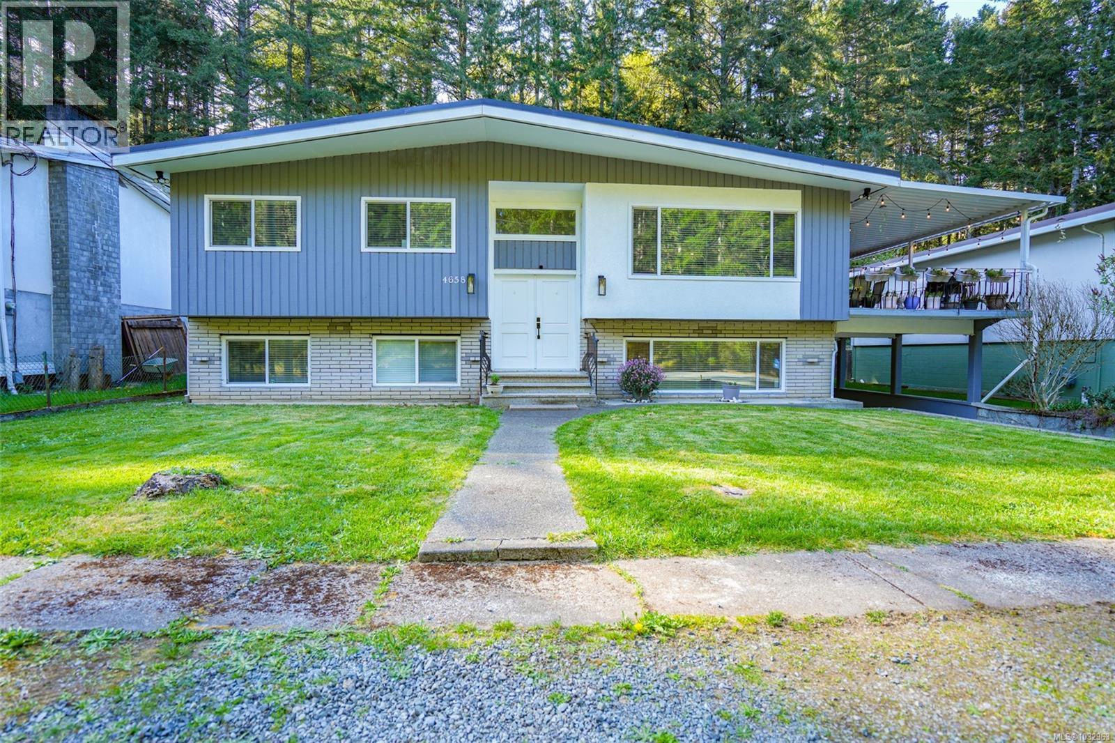 4658 Victoria Dr N - 37