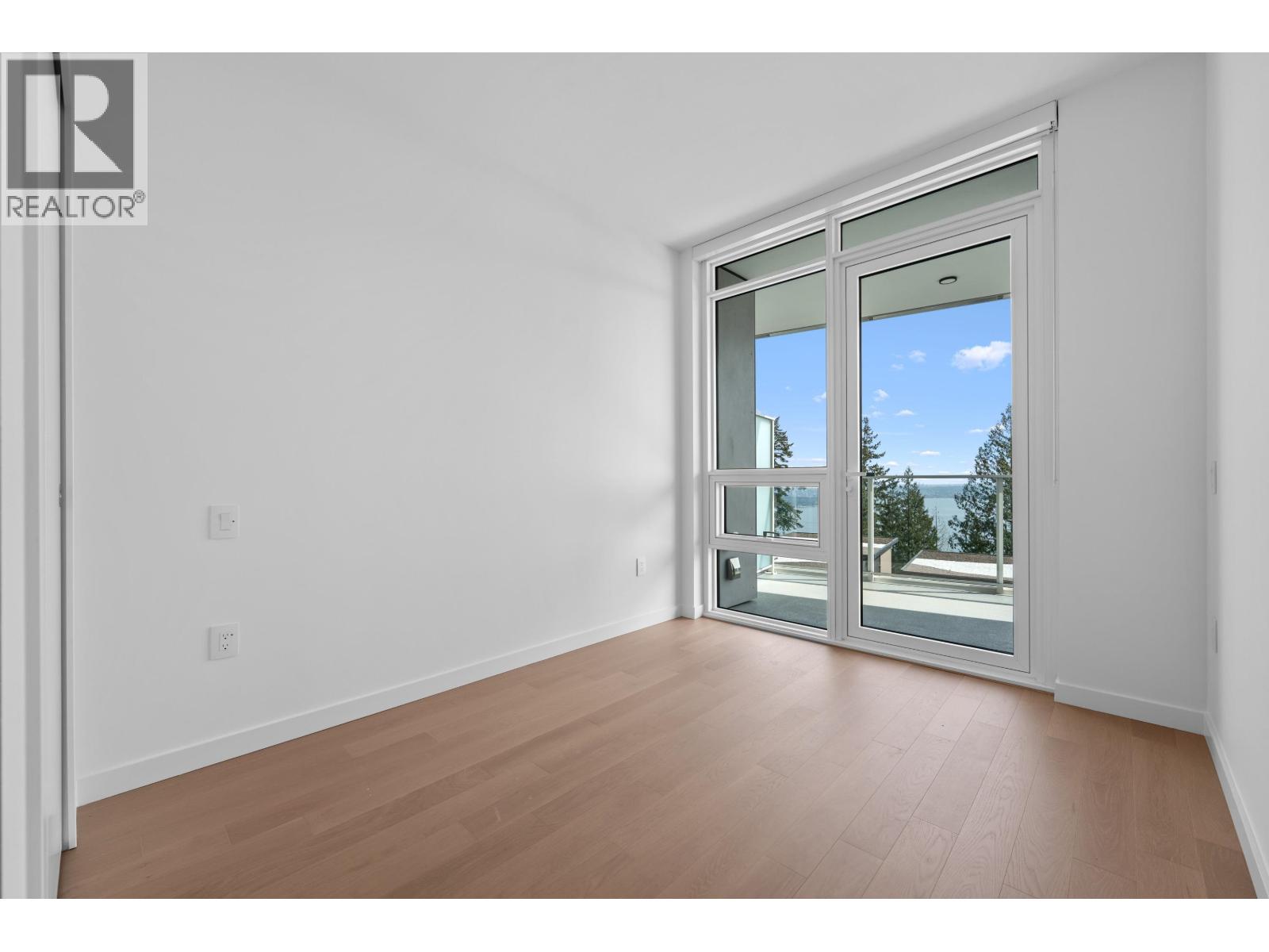 511/ 511A-3963 UPLANDS WAY, West Vancouver
