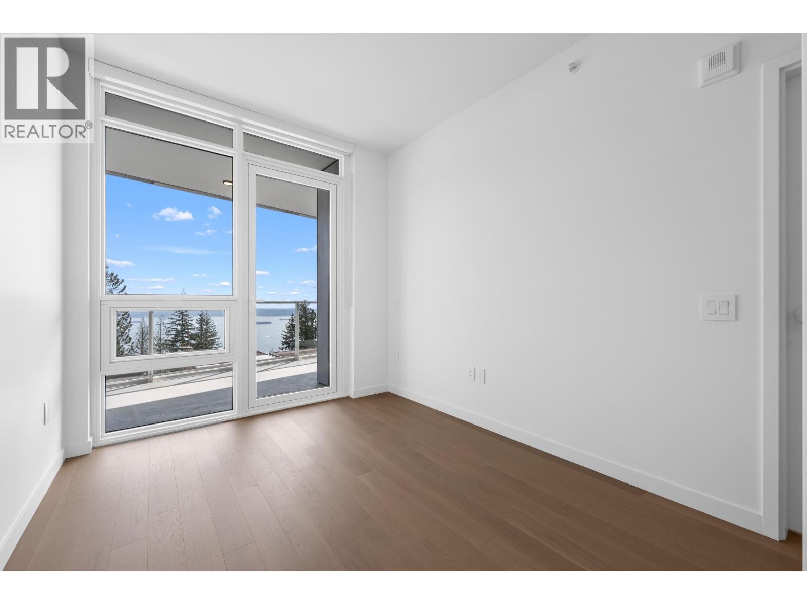 511/ 511A-3963 UPLANDS WAY, West Vancouver